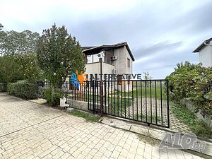 Двуетажна къща, Гюльовца Двухэтажный 117 кв.м РЗП 300 кв.м двор | Дома/Дачи | Гюльовца