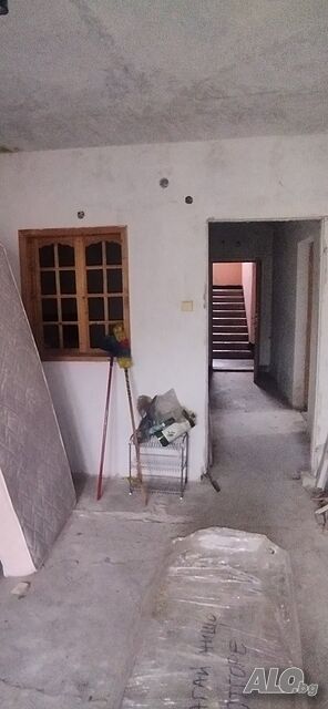 Продава 3-СТАЕН апартамент Трехкомнатная 90 кв.м Кирпич 1990 г. 1 этаж Первый жилой этаж | Квартиры | Попово
