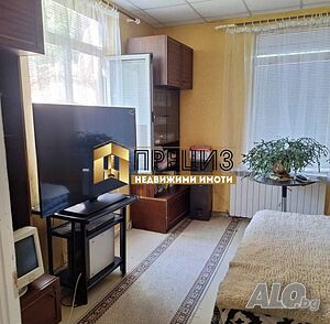 Продажба на къща в гр. Нови пазар Двухэтажный 200 кв.м РЗП 300 кв.м двор | Дома/Дачи | Нови пазар