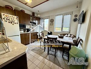 🏡 Продава се просторен апартамент на отлична локация в гр. Пазарджик! Трехкомнатная 83 кв.м Панель 1989 г. 2 этаж Не последний | Квартиры | Център Пазарджик