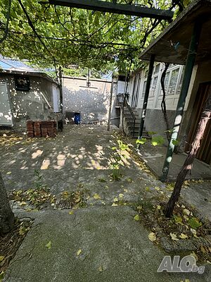 Къща в ниската част на кв. Комлука Одноэтажный 120 кв.м РЗП 190 кв.м двор | Дома/Дачи | Комлука Сливен