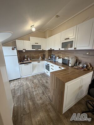 Тристаен апартамент до пл. Васил Левски с ТЕЦ - напълно обзаведен Трехкомнатная 97 кв.м Кирпич 2006 г. 3 этаж Последний этаж | Квартиры | Център Сливен