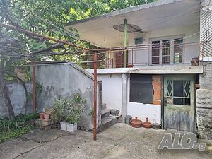 Къща с двор, гараж и лятна кухня в с. Мечкарево - само на 10 км от Сливен Одноэтажный 200 кв.м РЗП 950 кв.м двор | Дома/Дачи | Мечкарево