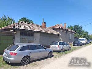 Продава къща на етаж и половина в с. Морава, на 15 км от Свищов, директно от собственик Одноэтажный 1500 кв.м двор | Дома/Дачи | Морава