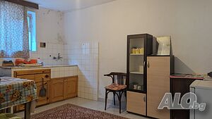 Продава се етаж от къща. Двухкомнатная 80 кв.м Кирпич 1980 г. Первый жилой этаж | Квартиры | Стар Център Смолян