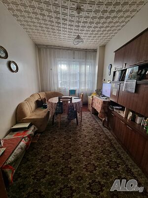 Тристаен тухлен апартамент, до 1-во ДКЦ Трехкомнатная 95 кв.м Кирпич 1972 г. 1 этаж Первый жилой этаж | Квартиры | Център Плевен