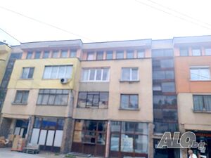 Топ локация и цена! Продавам тухлен апартамент преустрен в малък мезонет до центъра на гр. Тетевен Мезонет 68 кв.м Кирпич 1995 г. 3 этаж Не последний | Квартиры | ул.Иван Вазов,на 500 м от идеалния център Тетевен