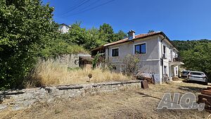 Имение в сърцето на Родопите Двухэтажный 180 кв.м РЗП 8500 кв.м двор | Дома/Дачи | Оряховец
