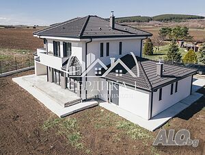 267 кв.м РЗП 980 кв.м двор | Дома/Дачи | Сливница
