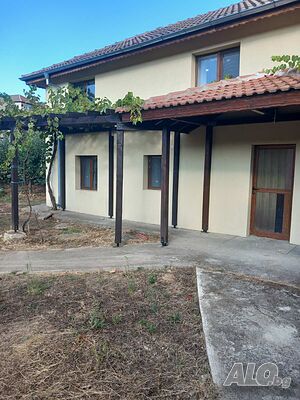 Продава се къща Двухэтажный 65 кв.м РЗП 900 кв.м двор | Дома/Дачи | Чакаларово