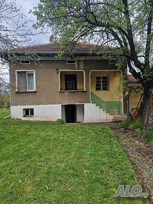 Къща за продажба в гр. Правец Одноэтажный 93 кв.м РЗП 1083 кв.м двор | Дома/Дачи | Правец