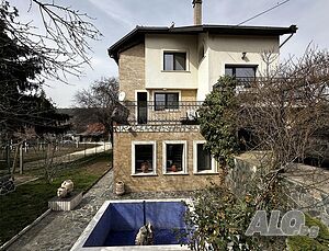 Продажба на къща в с. Николово, обл. Русе Трехэтажный 450 кв.м РЗП 700 кв.м двор | Дома/Дачи | Николово