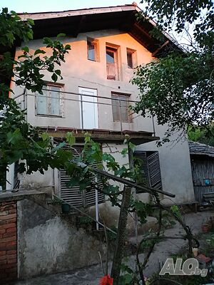 Продавам Дворно място в с. Долно Церовене обл Монтана с прилежащи постройки Двухэтажный 60 кв.м РЗП 1260 кв.м двор | Дома/Дачи | Долно Церовене
