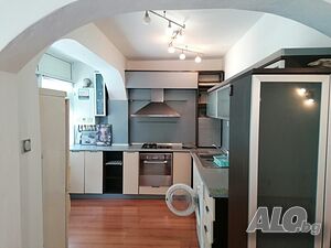 Тристаен до младежки дом. Трехкомнатная 90 кв.м Обставленная Не последний этаж | Квартиры, Комнаты | Център Добрич