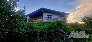 ​Масивна къща 356 кв.м с двор 665 кв.м, винарна и сонда - с. Строево (на 10 км от Пловдив) Трехэтажный 356 кв.м РЗП 665 кв.м двор | Дома/Дачи | Община Марица Строево