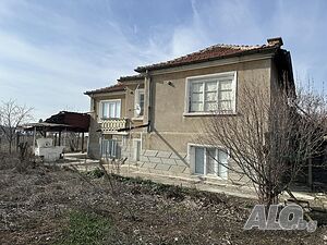 Продава къща в с. Държава, обл. Стара Загора Двухэтажный 100 кв.м РЗП 2400 кв.м двор | Дома/Дачи | Държава