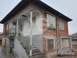Двуетажна къща в с. Черноземен 140 кв.м РЗП 2000 кв.м двор | Дома/Дачи | Черноземен