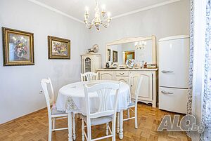 Уютен, обзаведен тристаен апартамент на метри от НДК в центъра на София Подкрышечное помещение 100 кв.м Кирпич 4 этаж | Квартиры | Център София