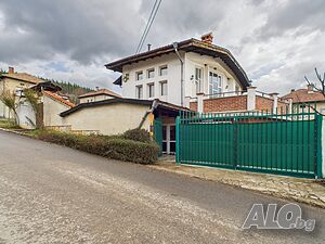 Голяма фамилна къща в гр. Годеч Трехэтажный 290 кв.м РЗП 700 кв.м двор | Дома/Дачи | Слънчев бряг Годеч