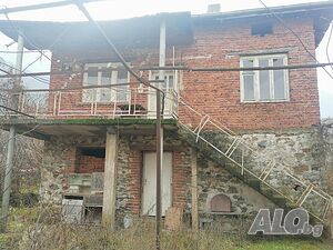 Двуетажна къща за продажба в село Габрене, община Петрич Двухэтажный 110 кв.м РЗП 1120 кв.м двор | Дома/Дачи | Габрене