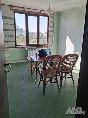 Просторен монолитен апартамент, гр. Плевен, кв. Сторгозия Многокомнатная 96 кв.м Кирпич 1988 г. 6 этаж Не последний | Квартиры | Сторгозия Плевен