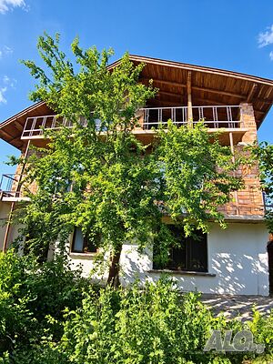 Триетажна къща за продажба в с. Караполци, общ. Елин Пелин Трехэтажный 240 кв.м РЗП 420 кв.м двор | Дома/Дачи | Караполци
