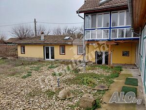 Реновирана къща с 4 спални, троен гараж, плевня в с. Лесичери Двухэтажный 270 кв.м РЗП 1600 кв.м двор | Дома/Дачи | Лесичери