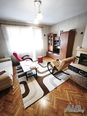 Продавам етаж от къща в гр. Перник кв. Ралица Этаж от дома 96 кв.м РЗП 155 кв.м двор | Дома/Дачи | Ралица Перник