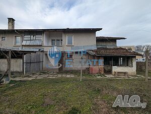 Двуетажна масивна къща в град Стражица, област Велико Търново Двухэтажный 120 кв.м РЗП 700 кв.м двор | Дома/Дачи | Стражица