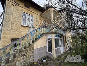 Двуетажна къща с допълнителни постройки и голям двор в село Горна Липница, област Велико Търново Двухэтажный 90 кв.м РЗП 2870 кв.м двор | Дома/Дачи | Горна Липница