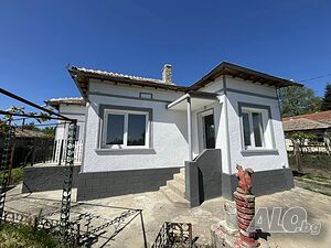 Едноетажна реновирана къща с гараж в България Одноэтажный 95 кв.м РЗП 1200 кв.м двор | Дома/Дачи | Малина