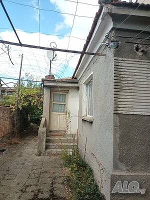 Къща в кв. Ново Село Одноэтажный 106 кв.м РЗП 367 кв.м двор | Дома/Дачи | Ново Село Сливен