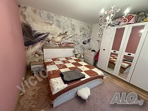 Отремонтиран етаж с дворно място в началото на гр. Лясковец Двухэтажный 50 кв.м РЗП 260 кв.м двор | Дома/Дачи | Лясковец