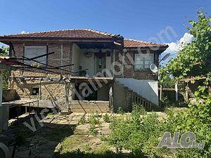 Къща с потенциал в с. Нацовци Двухэтажный 80 кв.м РЗП 1300 кв.м двор | Дома/Дачи | Нацовци