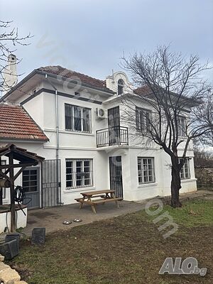 Просторна къща с голям двор и басейн в с. Градина Двухэтажный 212 кв.м РЗП 1600 кв.м двор | Дома/Дачи | Градина