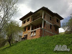 Продава се вилна сграда на Акт 14 в село Стойките, област Смолян Трехэтажный 213 кв.м РЗП 608 кв.м двор | Дома/Дачи | Стойките