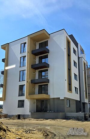 Тристаен апартамент с ниска такса подръжка. Паркинг и склад са включени в цената! Трехкомнатная 87 кв.м Кирпич 2026 г. 1 этаж Первый жилой этаж | Квартиры | Слънчев бряг (курорт)