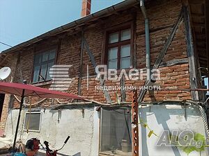 Двуетажна къща с просторен двор за семеен дом или лятна вила в с. Изгрев, на 4 км от Царево Двухэтажный 110 кв.м РЗП 1250 кв.м двор | Дома/Дачи | Изгрев