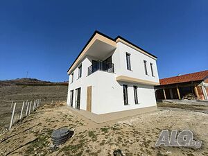 Новопостроена двуетажна къща Двухэтажный 197 кв.м РЗП 573 кв.м двор | Дома/Дачи | Изгрев