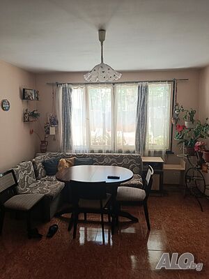 Първи етаж от двуетажна къща Этаж от дома 82 кв.м РЗП 257 кв.м двор | Дома/Дачи | Дебелец