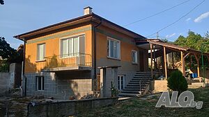 Продавам къща в с. Змейово Двухэтажный 250 кв.м РЗП 1000 кв.м двор | Дома/Дачи | Змейово